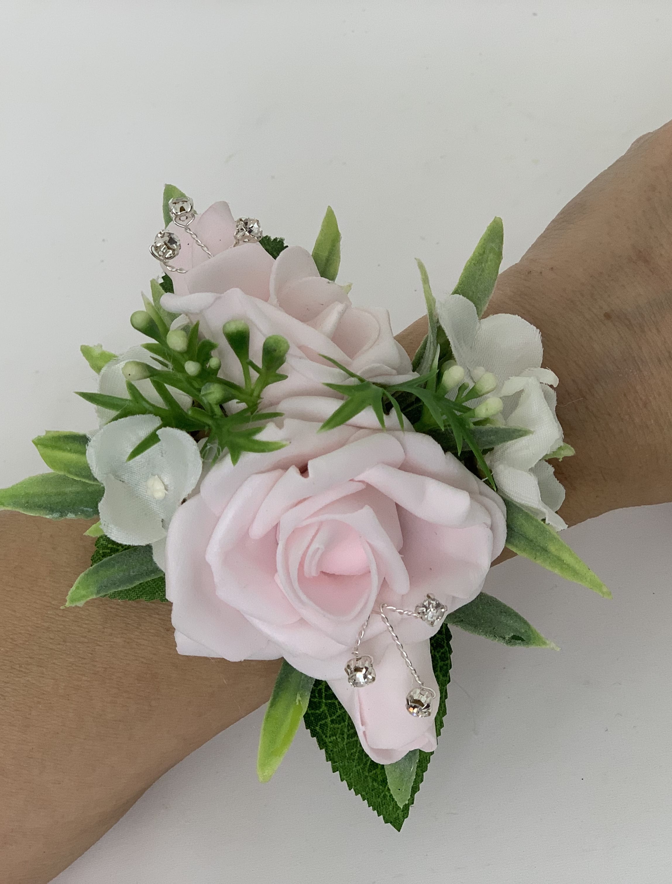 flower wrist prom